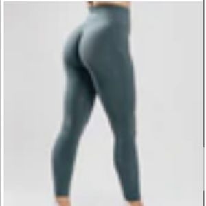 Alphalete amplify leggings in Charcoal